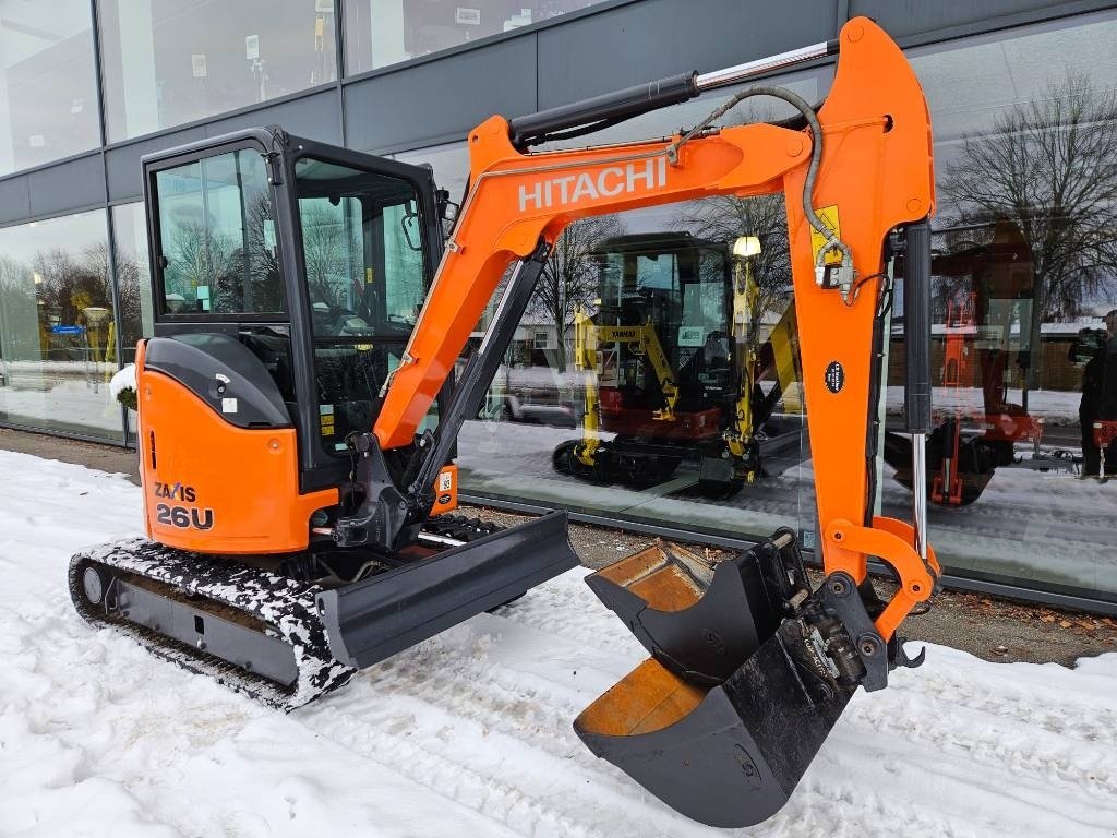 Bagger от тип Hitachi ZX 26 U-5 A CR, Gebrauchtmaschine в Fårevejle (Снимка 1)