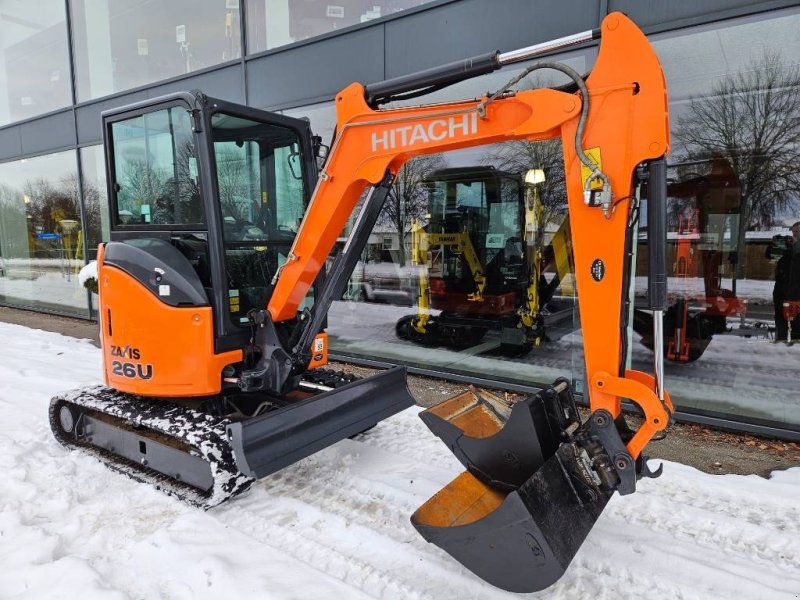 Bagger от тип Hitachi ZX 26 U-5 A CR, Gebrauchtmaschine в Fårevejle (Снимка 1)
