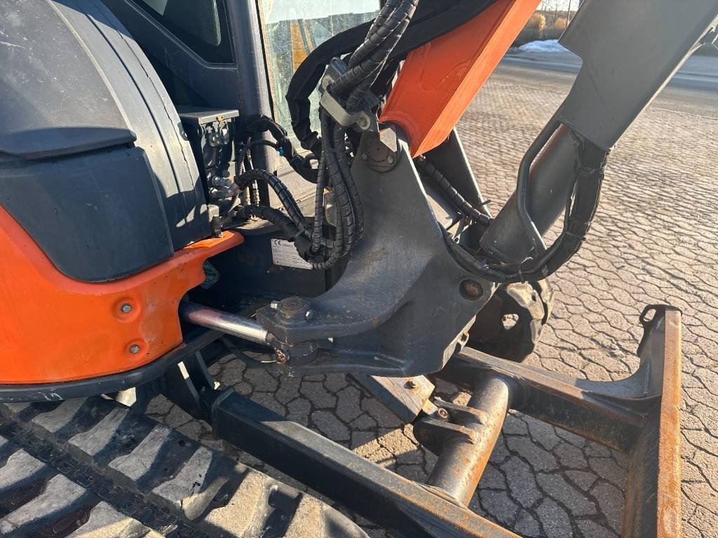 Bagger от тип Hitachi ZX 55 U-5 A, Gebrauchtmaschine в Vojens (Снимка 16)