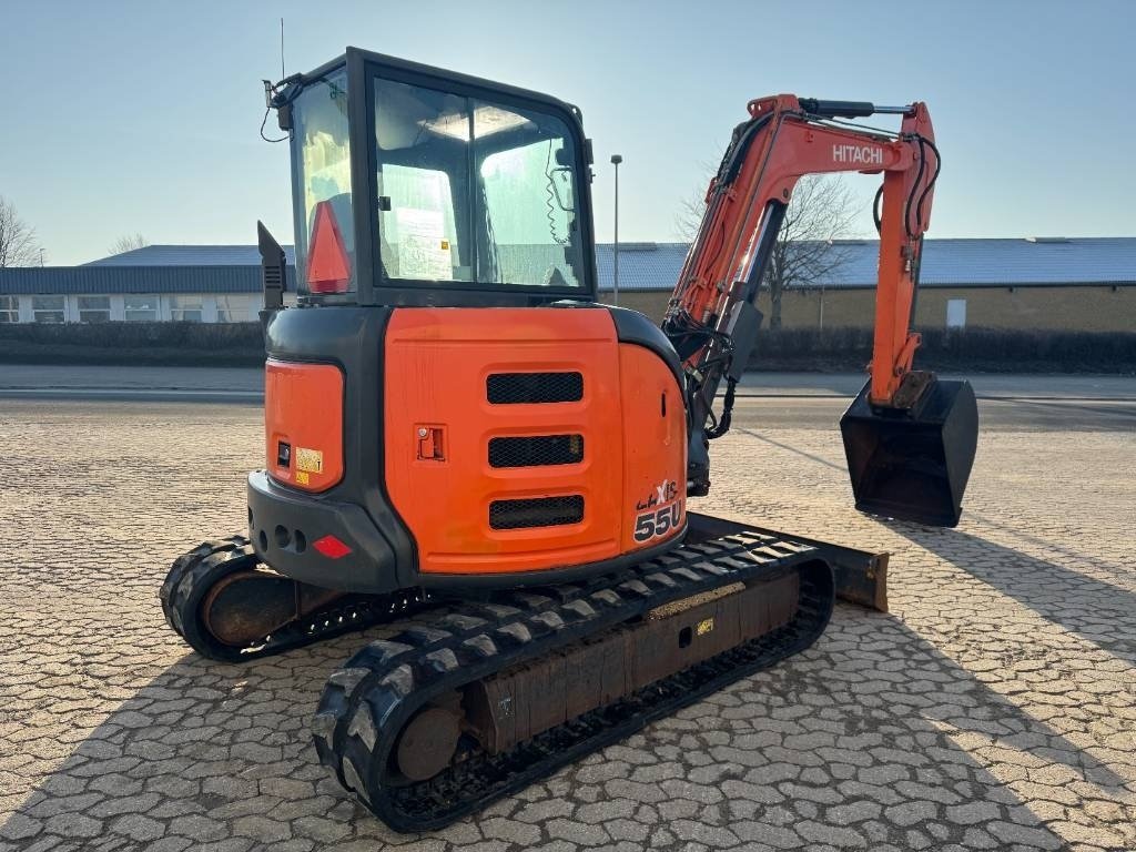 Bagger от тип Hitachi ZX 55 U-5 A, Gebrauchtmaschine в Vojens (Снимка 5)