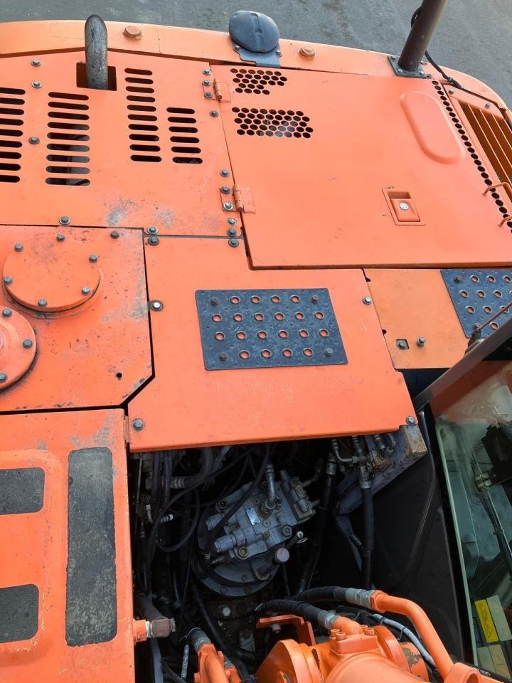 Bagger des Typs Hitachi ZX160-3, Gebrauchtmaschine in Middelfart (Bild 8)