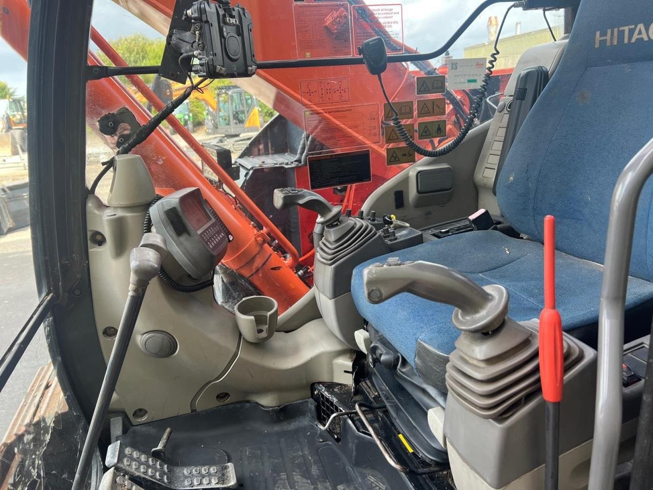 Bagger typu Hitachi ZX225USLC-3, Gebrauchtmaschine v Middelfart (Obrázek 4)