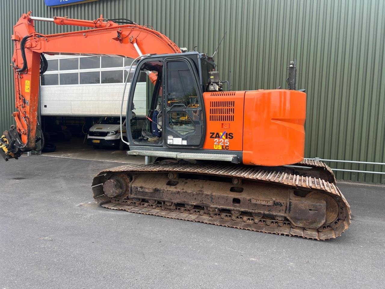 Bagger typu Hitachi ZX225USLC-3, Gebrauchtmaschine v Middelfart (Obrázek 8)
