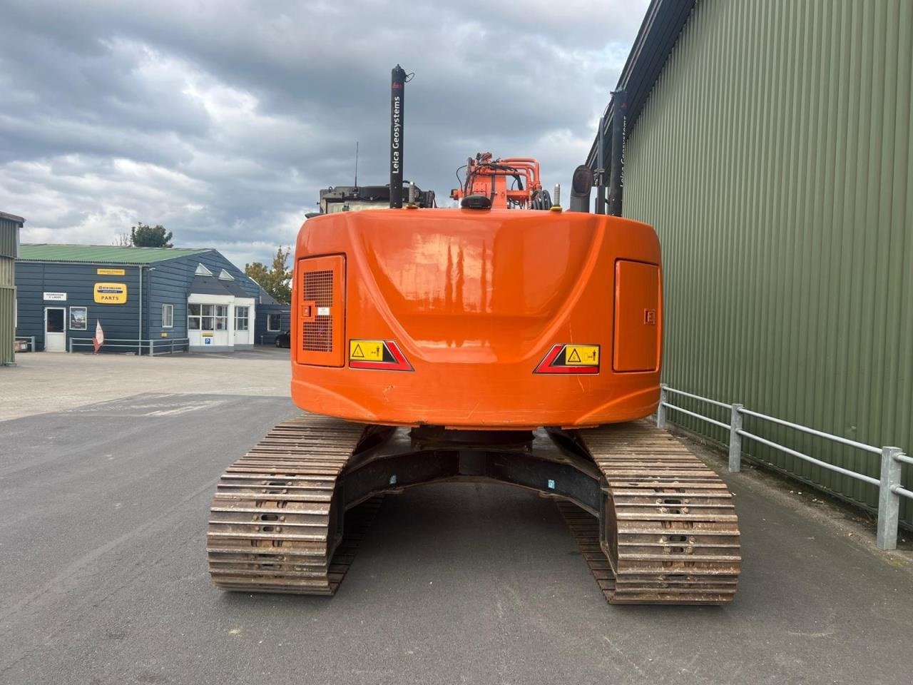 Bagger des Typs Hitachi ZX225USLC-7, Gebrauchtmaschine in Middelfart (Bild 12)