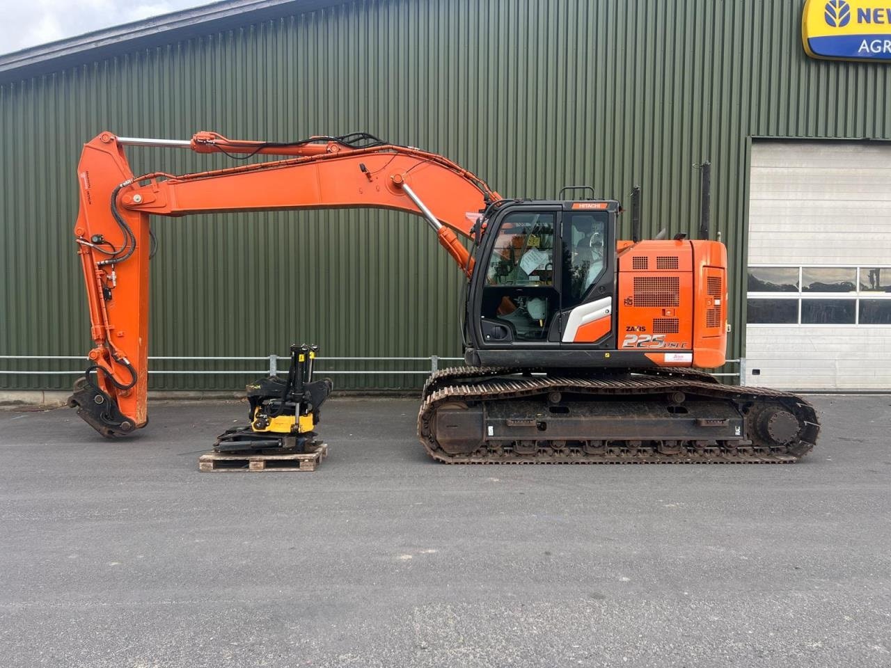 Bagger des Typs Hitachi ZX225USLC-7, Gebrauchtmaschine in Middelfart (Bild 1)