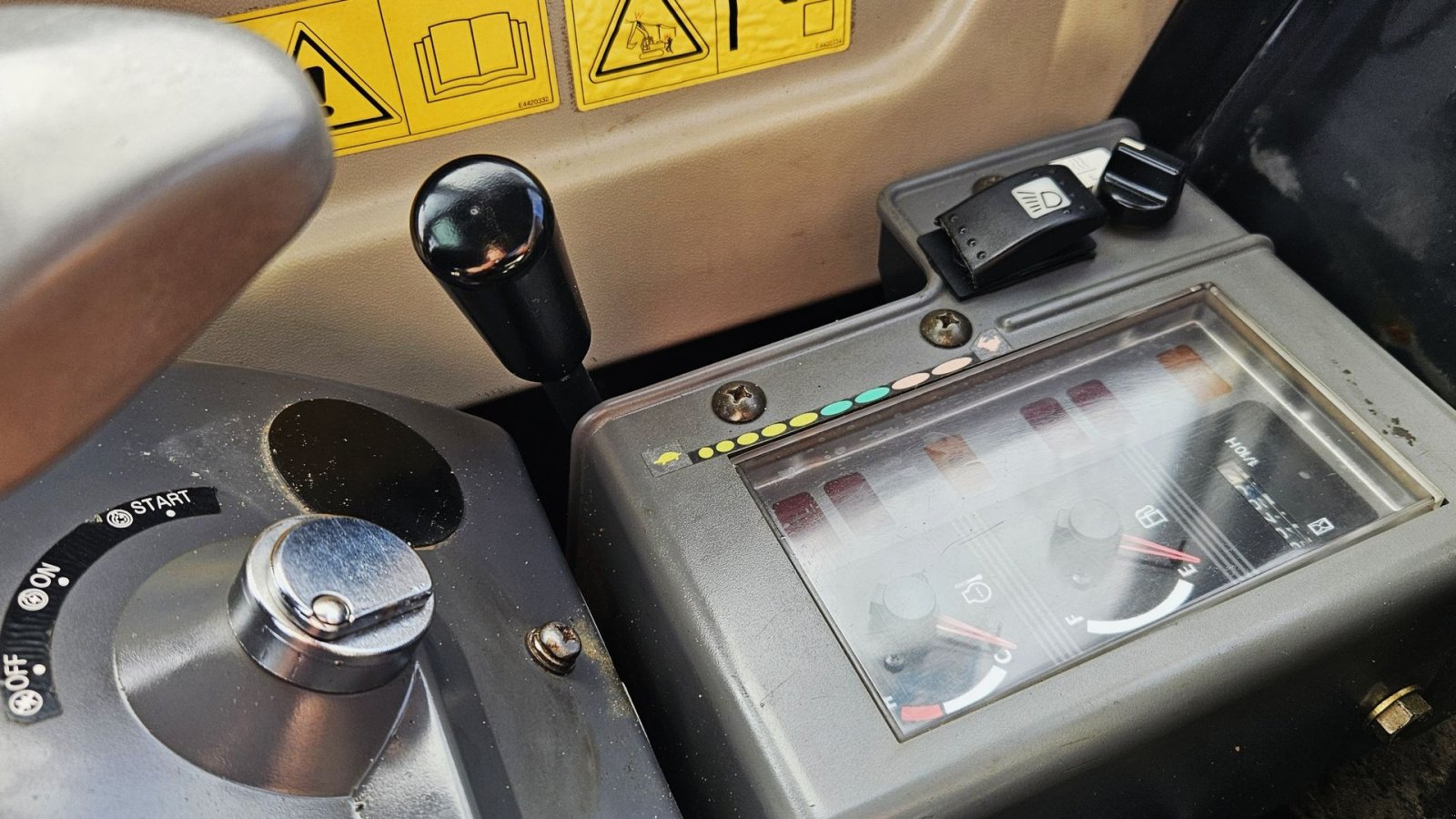 Bagger des Typs Hitachi ZX27-3 / med powertilt og skovlsæt / årgang 2013, Gebrauchtmaschine in Arden (Bild 17)