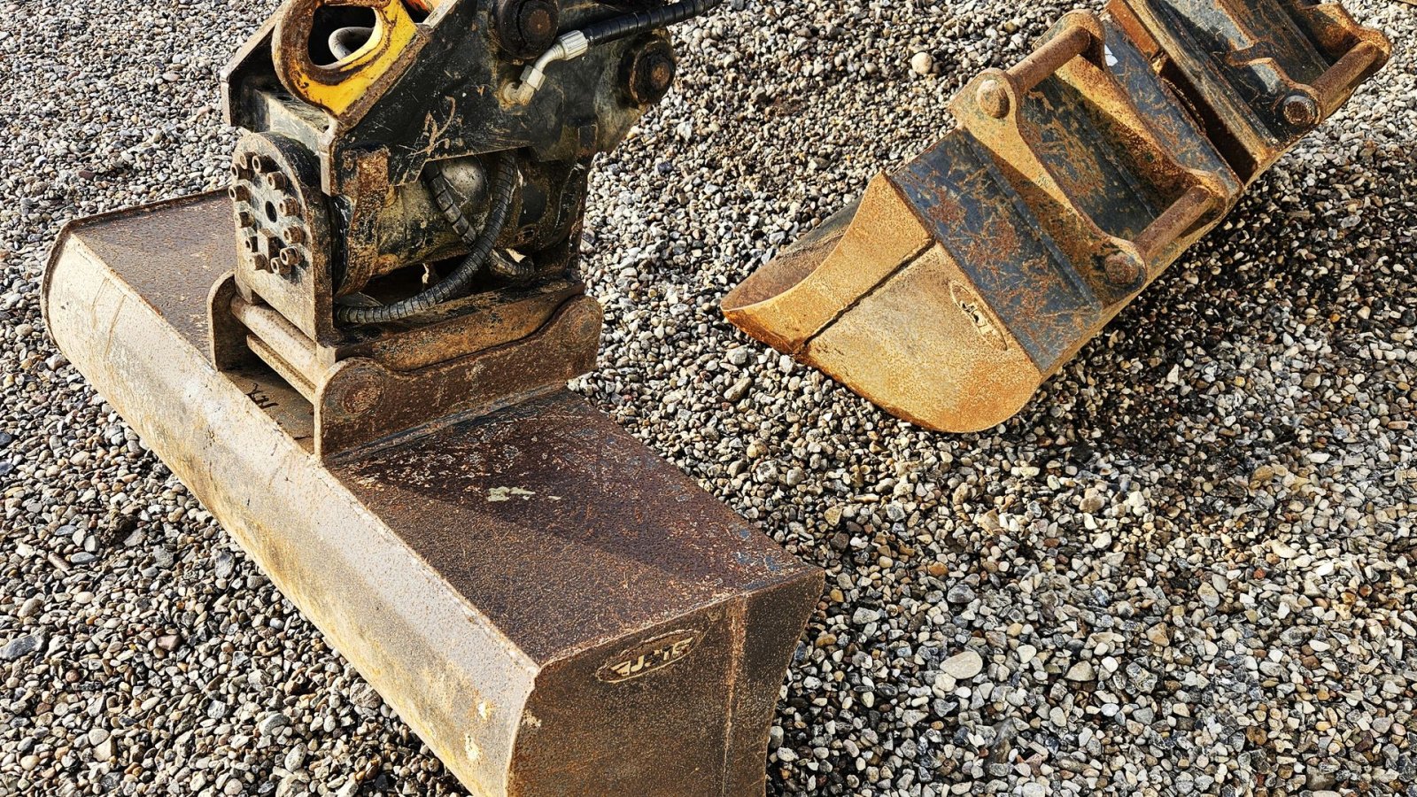 Bagger des Typs Hitachi ZX27-3 / med powertilt og skovlsæt / årgang 2013, Gebrauchtmaschine in Arden (Bild 11)