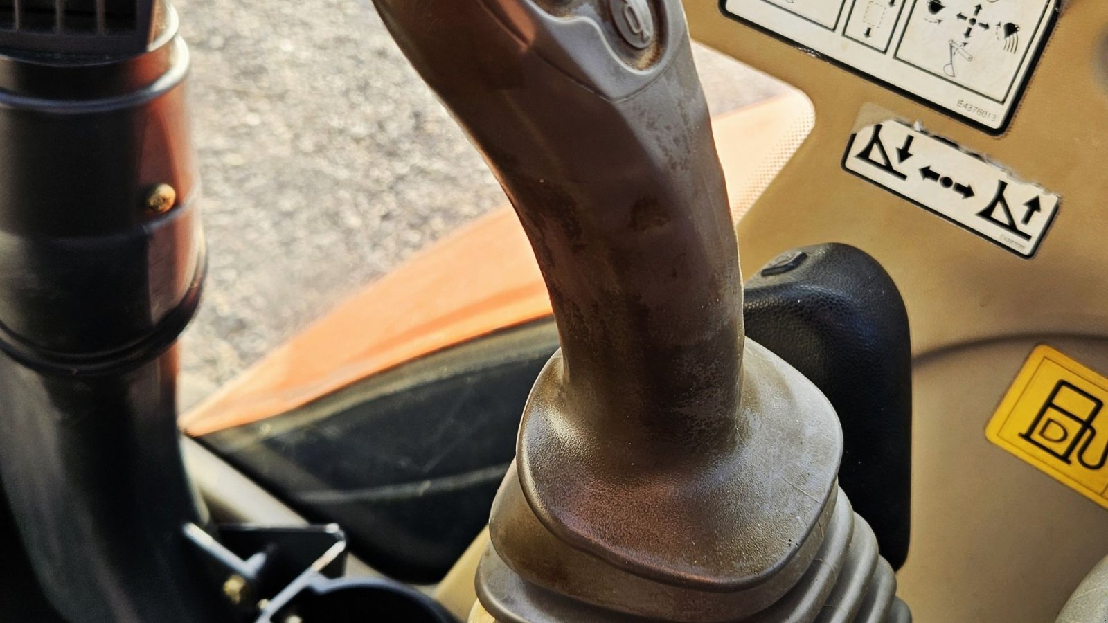 Bagger des Typs Hitachi ZX27-3 / med powertilt og skovlsæt / årgang 2013, Gebrauchtmaschine in Arden (Bild 18)