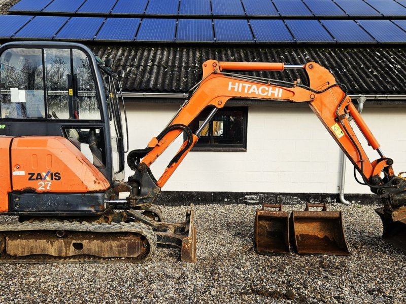 Bagger del tipo Hitachi ZX27-3 / med powertilt og skovlsæt / årgang 2013, Gebrauchtmaschine en Arden (Imagen 1)