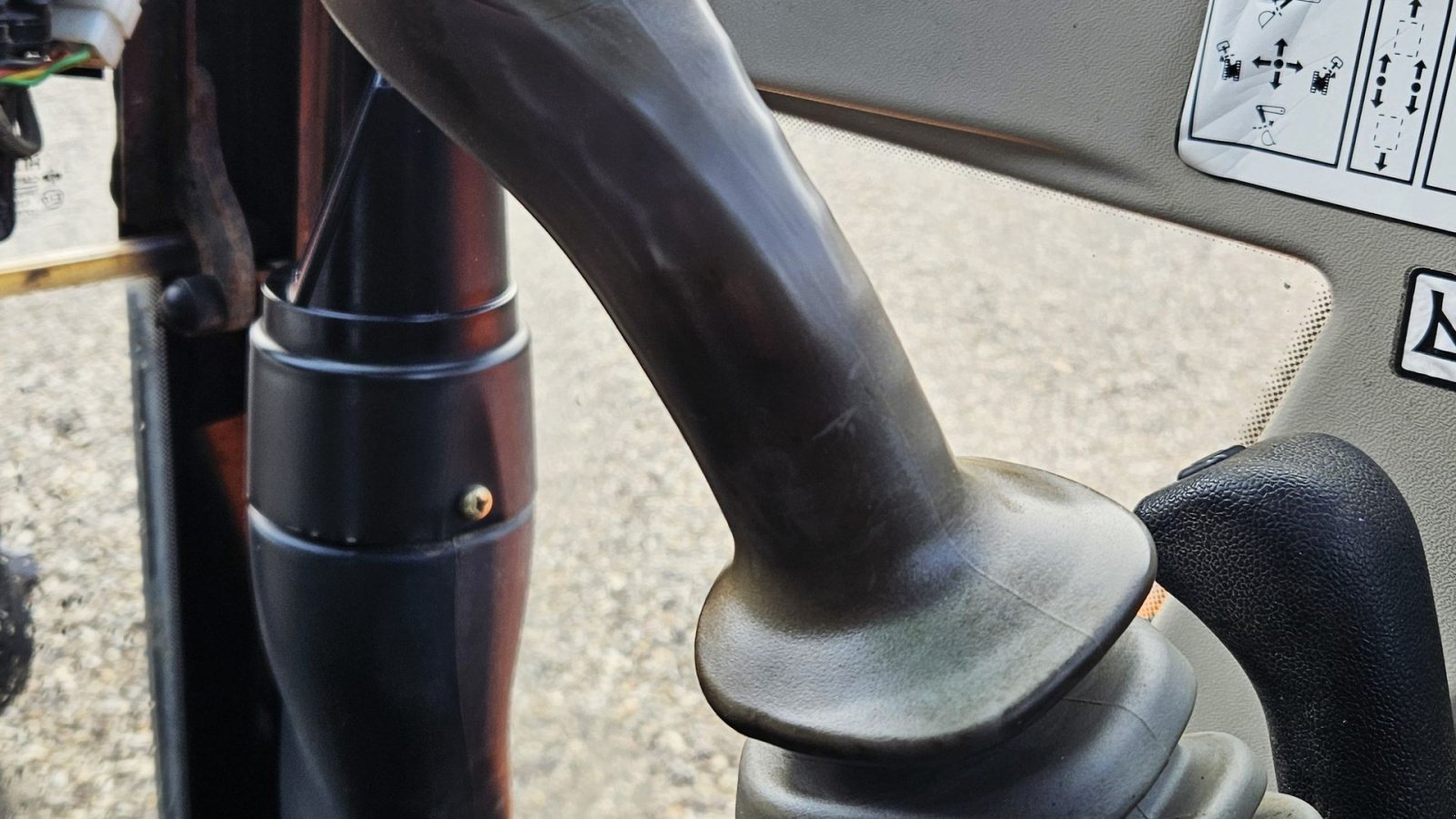 Bagger typu Hitachi ZX27-3 / powertilt og skovlsæt / årgang 2010, Gebrauchtmaschine v Arden (Obrázek 17)