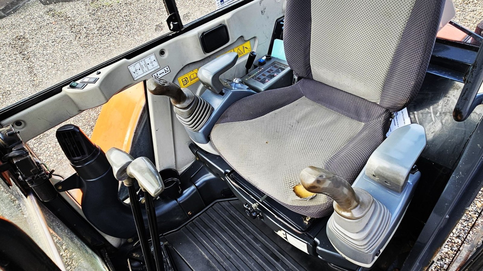 Bagger typu Hitachi ZX27-3 / powertilt og skovlsæt / årgang 2010, Gebrauchtmaschine v Arden (Obrázek 15)