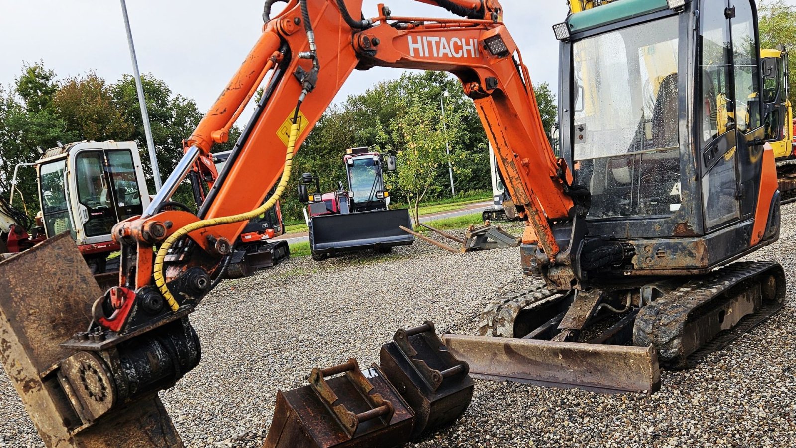 Bagger typu Hitachi ZX27-3 / powertilt og skovlsæt / årgang 2010, Gebrauchtmaschine v Arden (Obrázek 3)