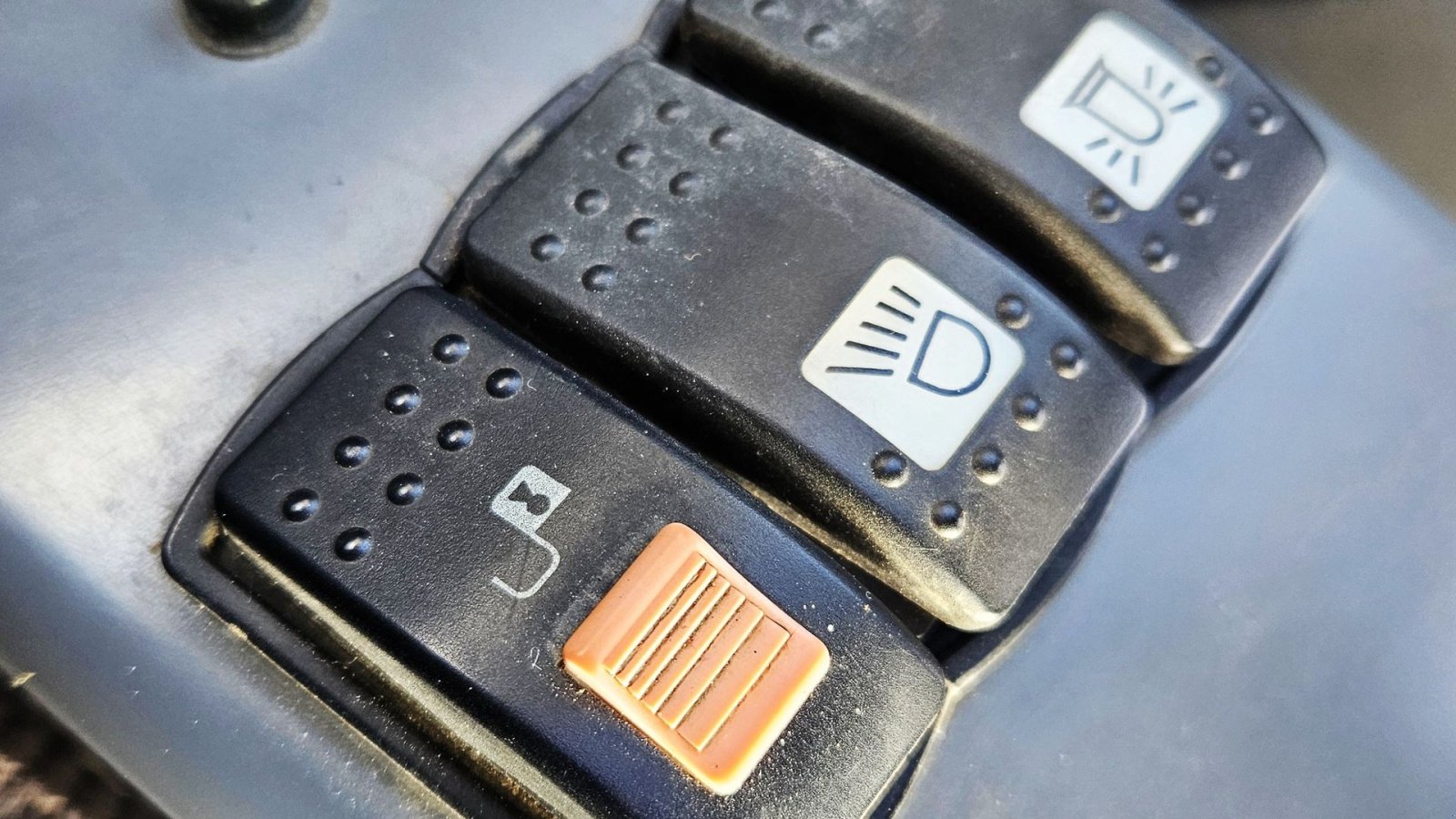 Bagger typu Hitachi ZX27-3 / powertilt og skovlsæt / årgang 2010, Gebrauchtmaschine v Arden (Obrázek 19)