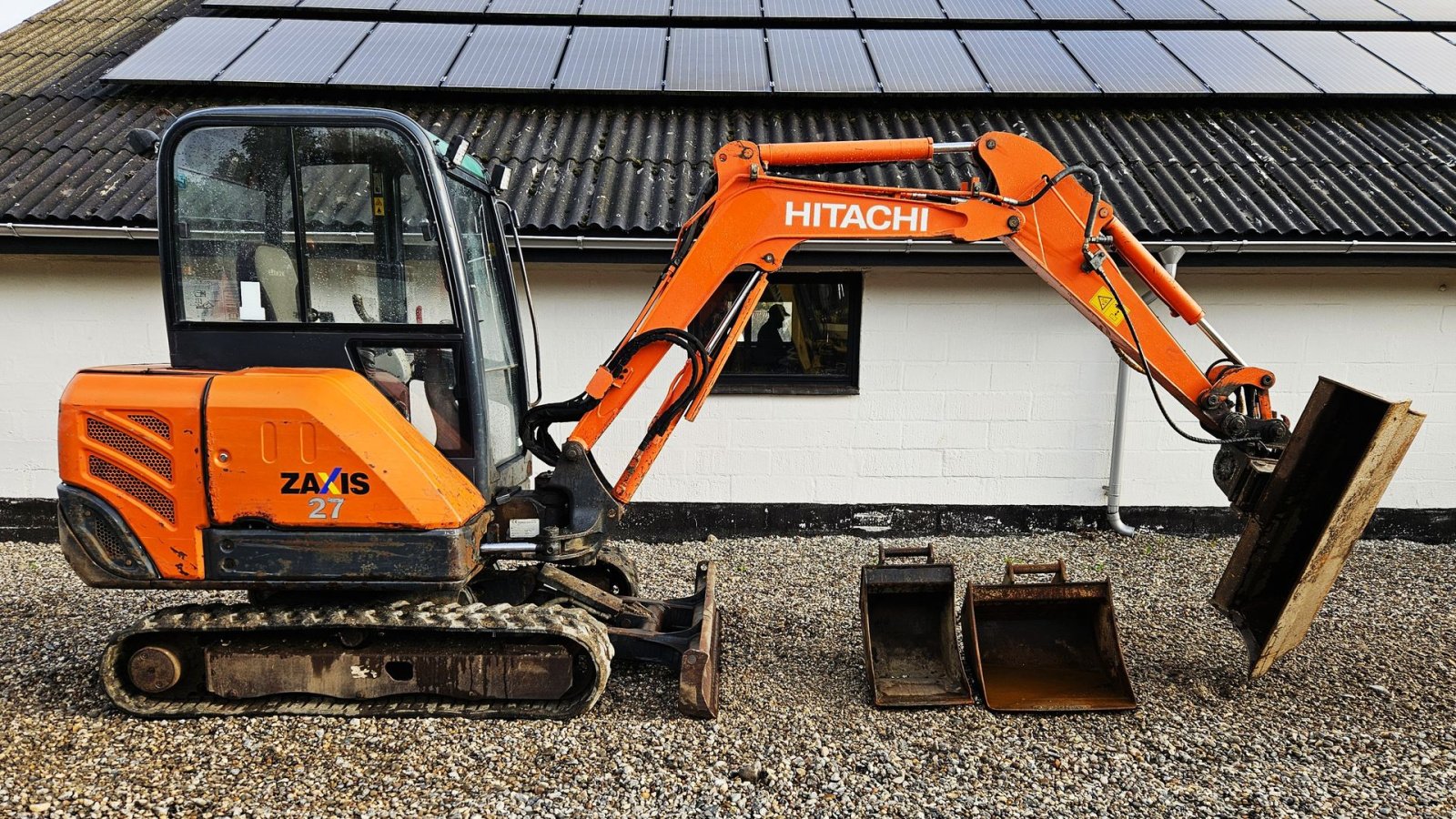 Bagger typu Hitachi ZX27-3 / powertilt og skovlsæt / årgang 2010, Gebrauchtmaschine v Arden (Obrázek 1)