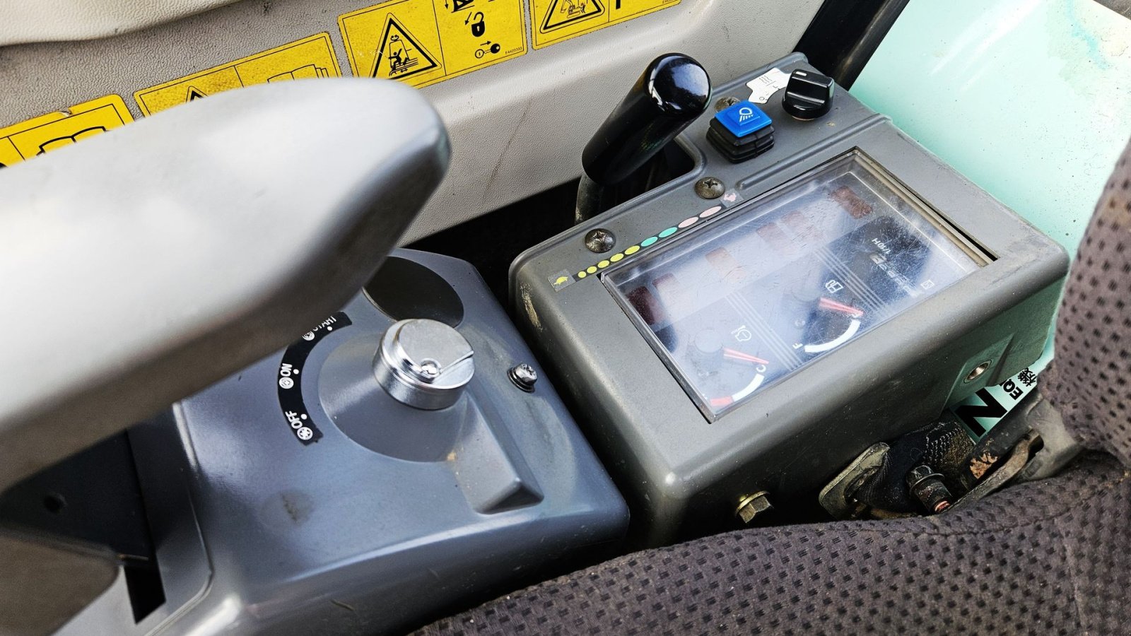 Bagger typu Hitachi ZX27-3 / powertilt og skovlsæt / årgang 2010, Gebrauchtmaschine v Arden (Obrázek 16)