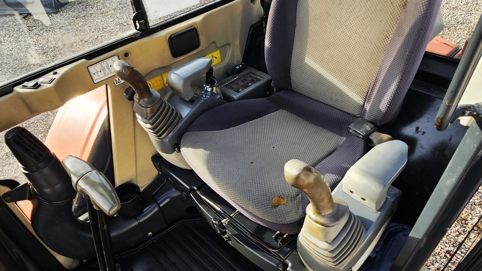 Bagger typu Hitachi ZX27-3 / powertilt og skovlsæt / årgang 2013, Gebrauchtmaschine v Arden (Obrázek 16)