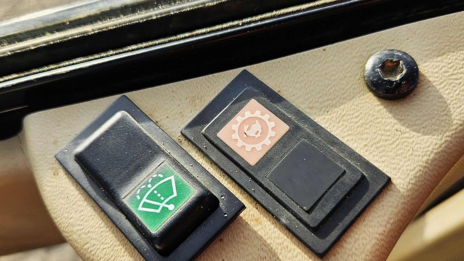 Bagger typu Hitachi ZX27-3 / powertilt og skovlsæt / årgang 2013, Gebrauchtmaschine v Arden (Obrázek 20)