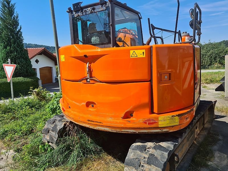 Bagger des Typs Hitachi ZX85 USB-5A mit Gummiketten, Gebrauchtmaschine in Fürstenstein (Bild 2)