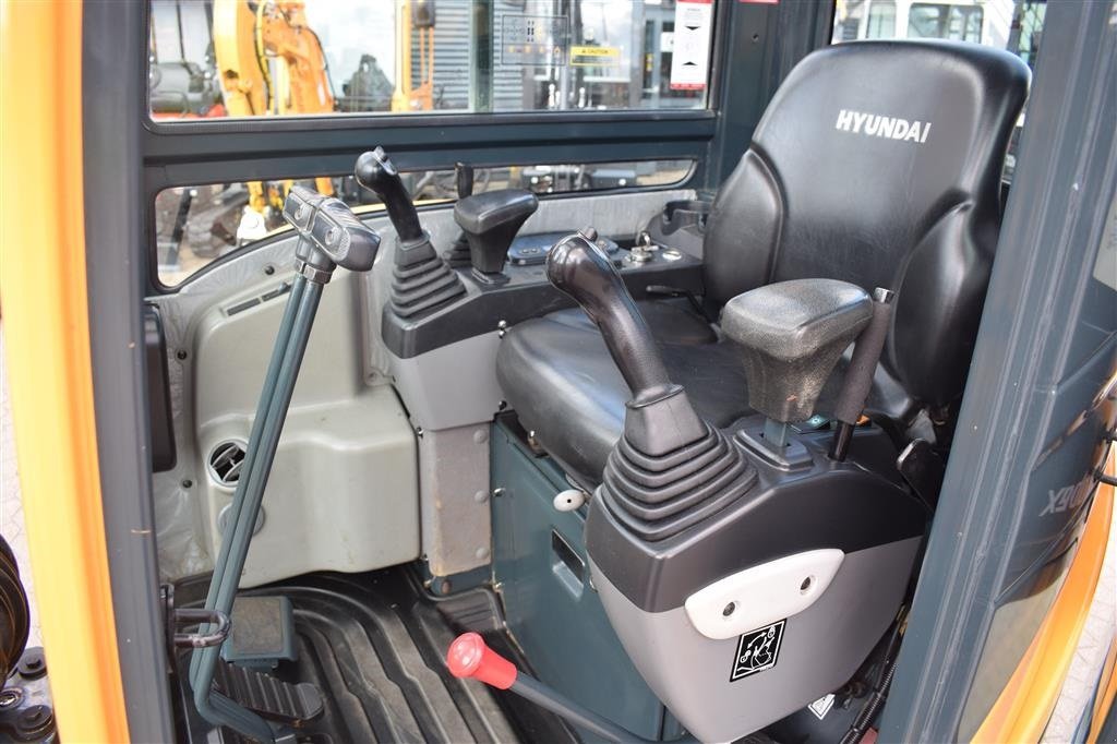 Bagger des Typs Hyundai 25Z-9AK, Gebrauchtmaschine in Fredensborg (Bild 11)