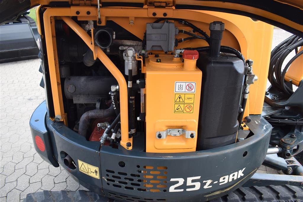 Bagger des Typs Hyundai 25Z-9AK, Gebrauchtmaschine in Fredensborg (Bild 9)