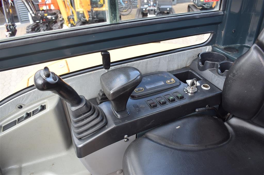 Bagger des Typs Hyundai 25Z-9AK, Gebrauchtmaschine in Fredensborg (Bild 12)