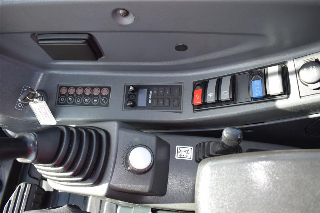 Bagger des Typs Hyundai 80CR-9A, Gebrauchtmaschine in Fredensborg (Bild 18)