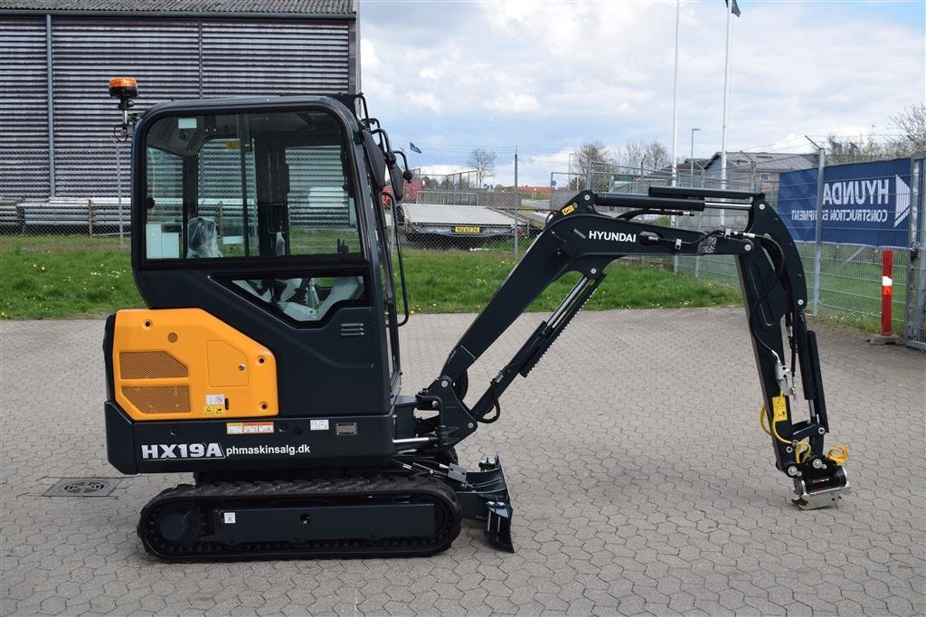Bagger des Typs Hyundai HX 19A NY MODEL, TILTMAN KOMPAKT S30/150, Gebrauchtmaschine in Fredensborg (Bild 3)