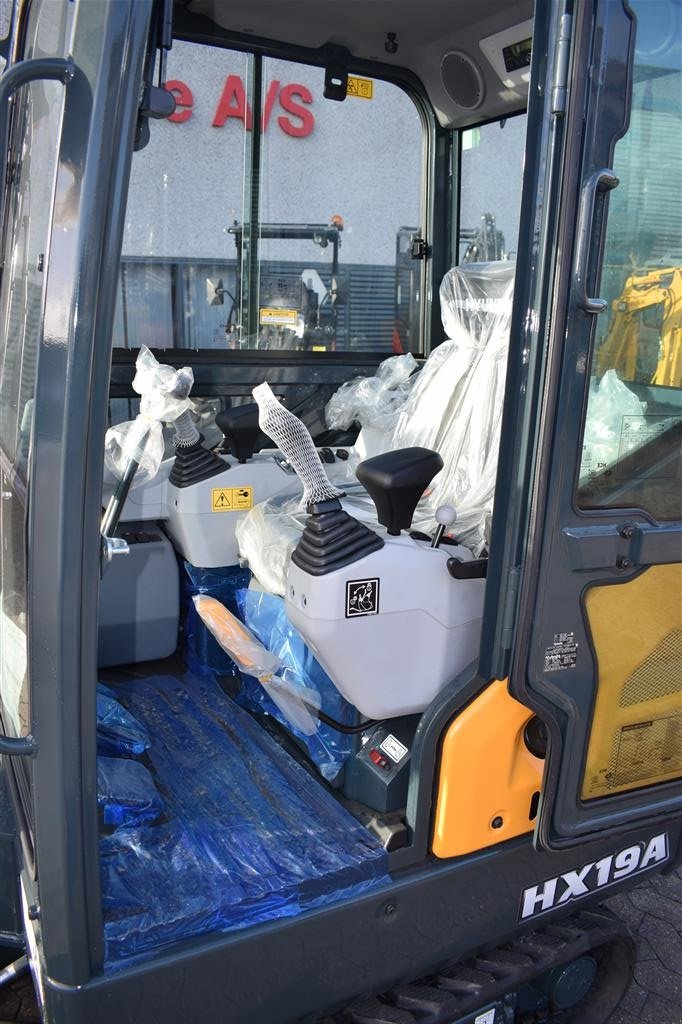 Bagger des Typs Hyundai HX 19A NY MODEL, TILTMAN KOMPAKT S30/150, Gebrauchtmaschine in Fredensborg (Bild 11)