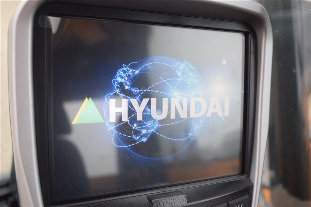 Bagger of the type Hyundai HX145A LCR  HX145A LCR, Gebrauchtmaschine in Fredensborg (Picture 11)