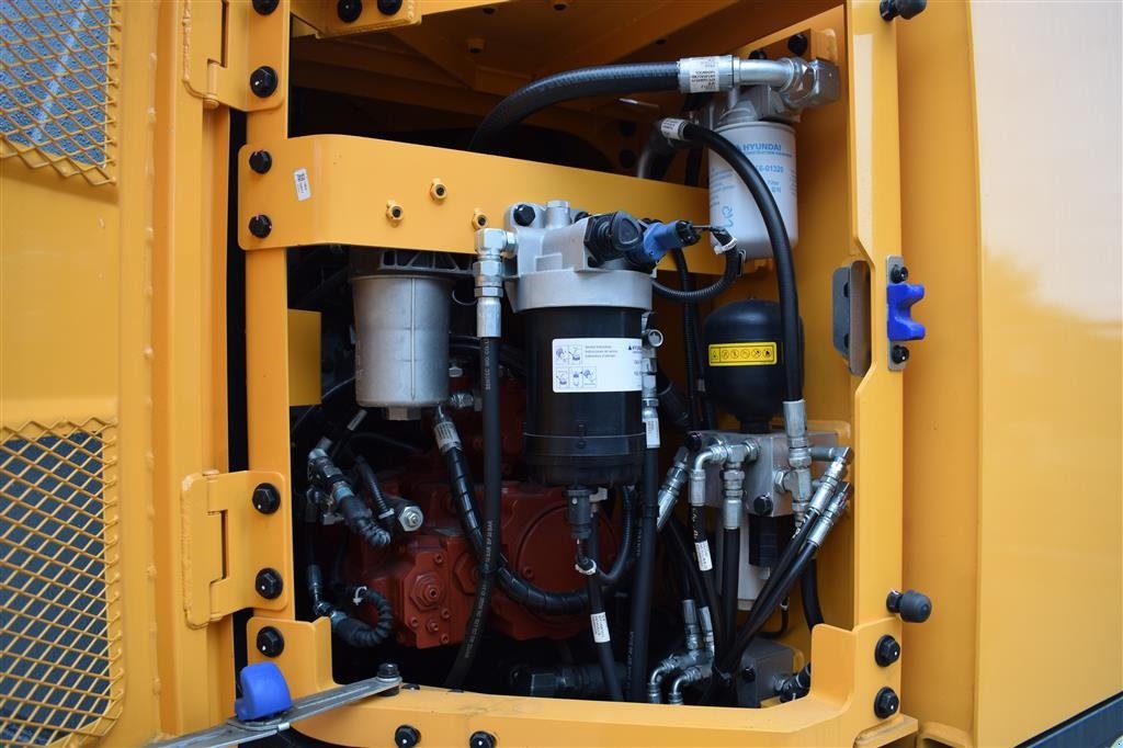 Bagger of the type Hyundai HX145A LCR  HX145A LCR, Gebrauchtmaschine in Fredensborg (Picture 14)