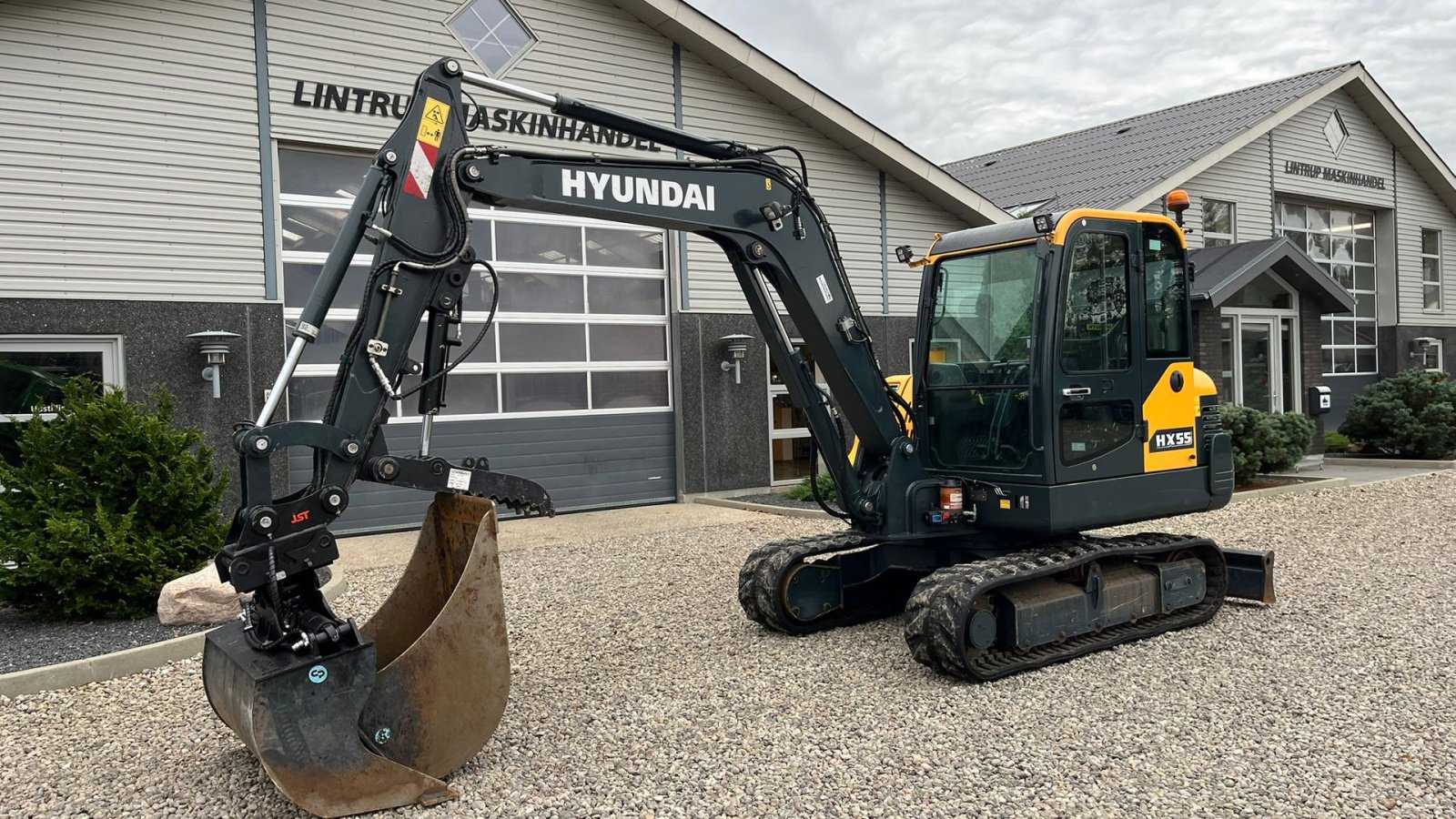 Bagger des Typs Hyundai HX55 Med Hydrema skifte og centralsmørring og grab-klo på. Udlejes, også med forkøbsret., Gebrauchtmaschine in Lintrup (Bild 10)
