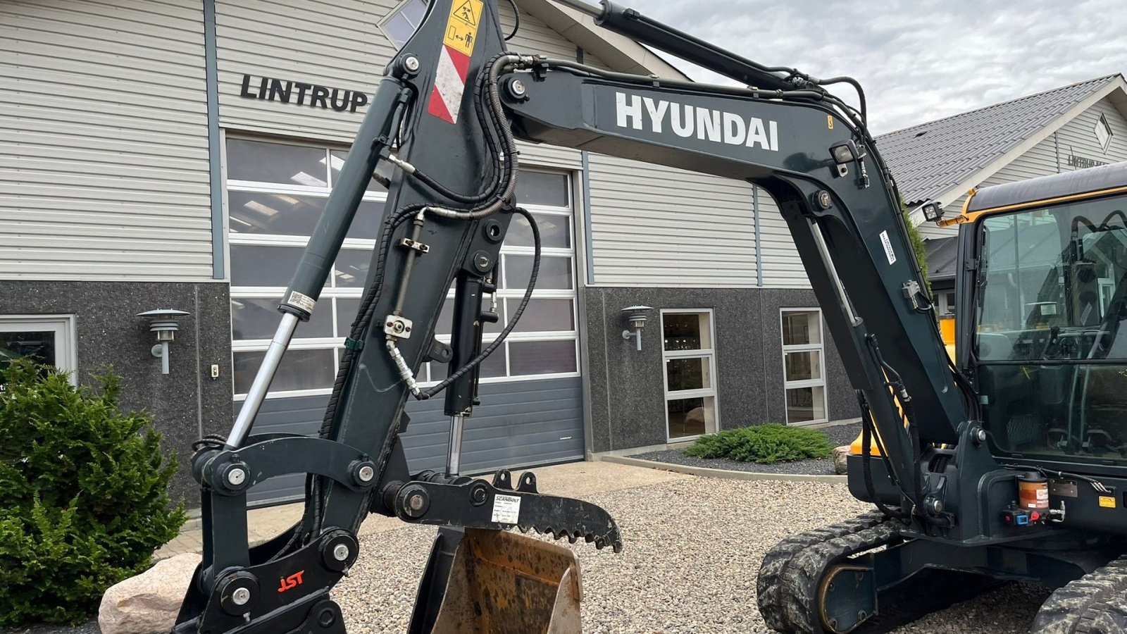 Bagger za tip Hyundai HX55 Med Hydrema skifte og centralsmørring og grab-klo på. Udlejes, også med forkøbsret., Gebrauchtmaschine u Lintrup (Slika 12)