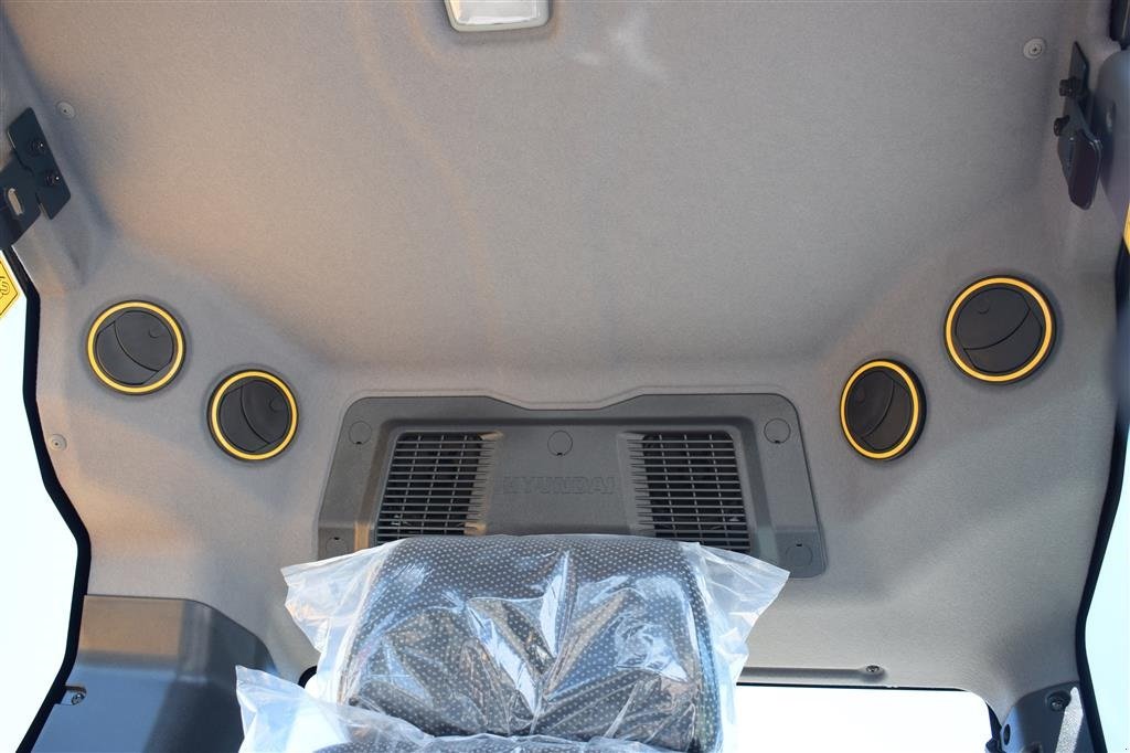 Bagger des Typs Hyundai HX85A, Gebrauchtmaschine in Fredensborg (Bild 20)