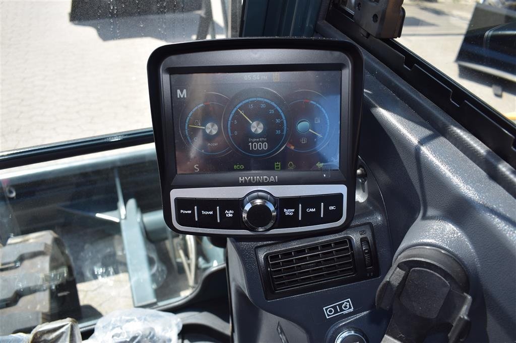 Bagger des Typs Hyundai HX85A, Gebrauchtmaschine in Fredensborg (Bild 15)