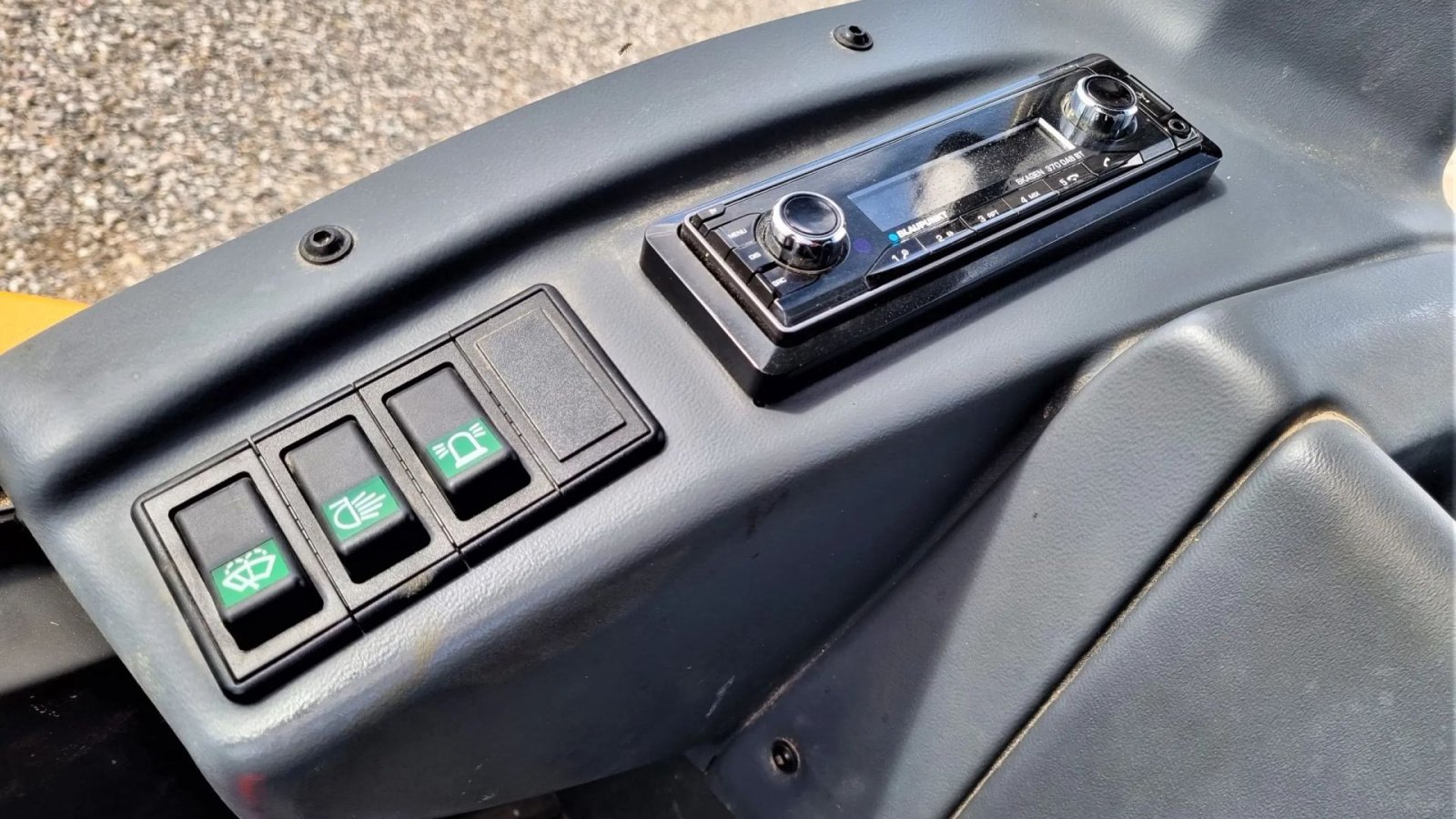 Bagger of the type IHI 27 V4 / kun 1000 timer / Tiltman og skovlsæt / årg. 2019, Gebrauchtmaschine in Arden (Picture 15)