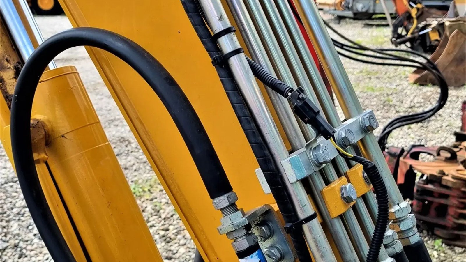 Bagger of the type IHI 27 V4 / kun 1000 timer / Tiltman og skovlsæt / årg. 2019, Gebrauchtmaschine in Arden (Picture 19)