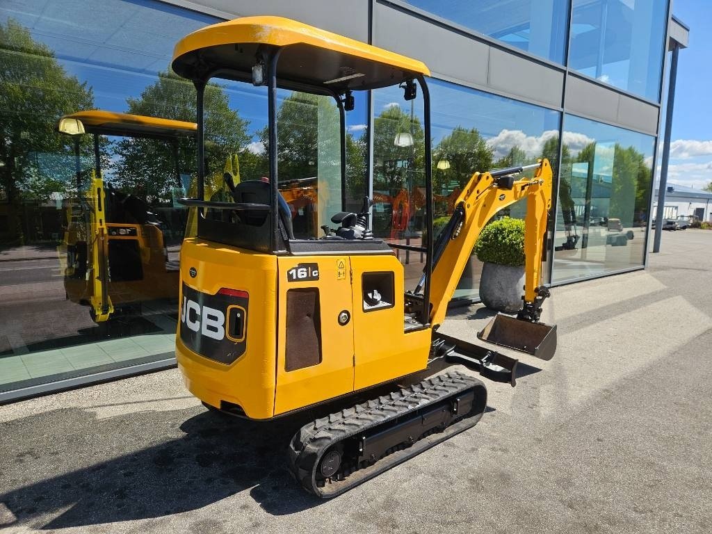 Bagger del tipo JCB 16 C, Gebrauchtmaschine In Fårevejle (Immagine 3)