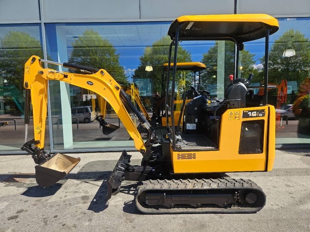Bagger del tipo JCB 16 C, Gebrauchtmaschine In Fårevejle (Immagine 5)