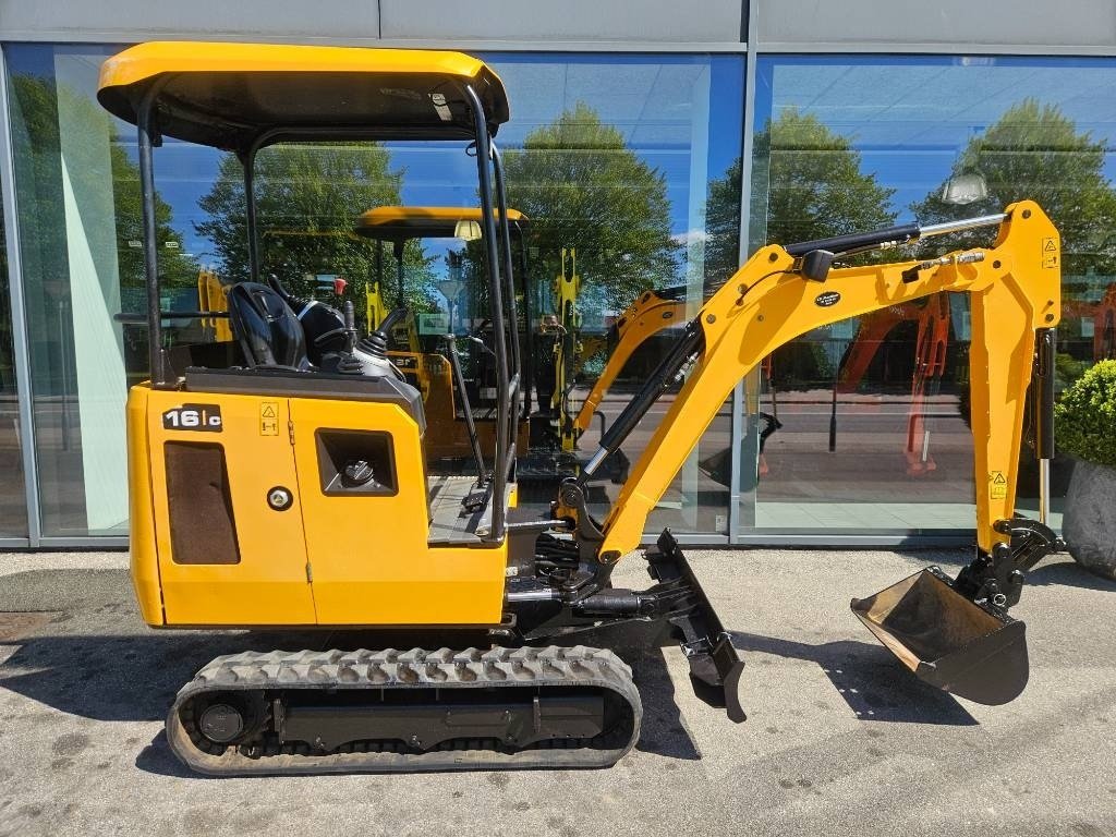 Bagger del tipo JCB 16 C, Gebrauchtmaschine In Fårevejle (Immagine 2)