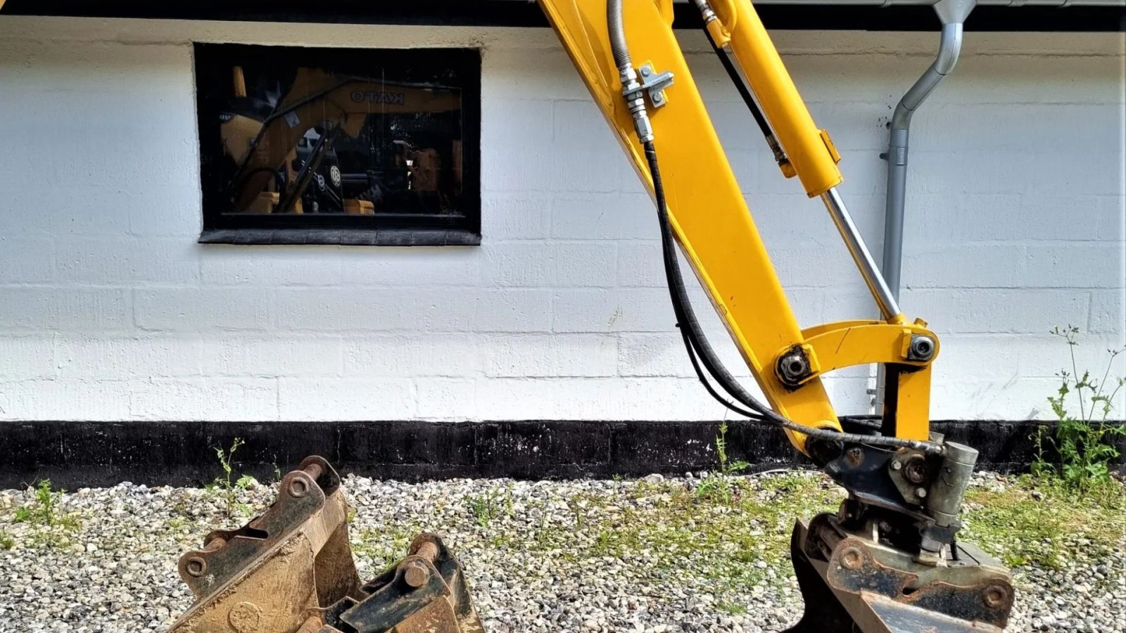 Bagger des Typs Kato 27 V4 / kun 1000 timer / Tiltman og skovlsæt / årg. 2019, Gebrauchtmaschine in Arden (Bild 9)