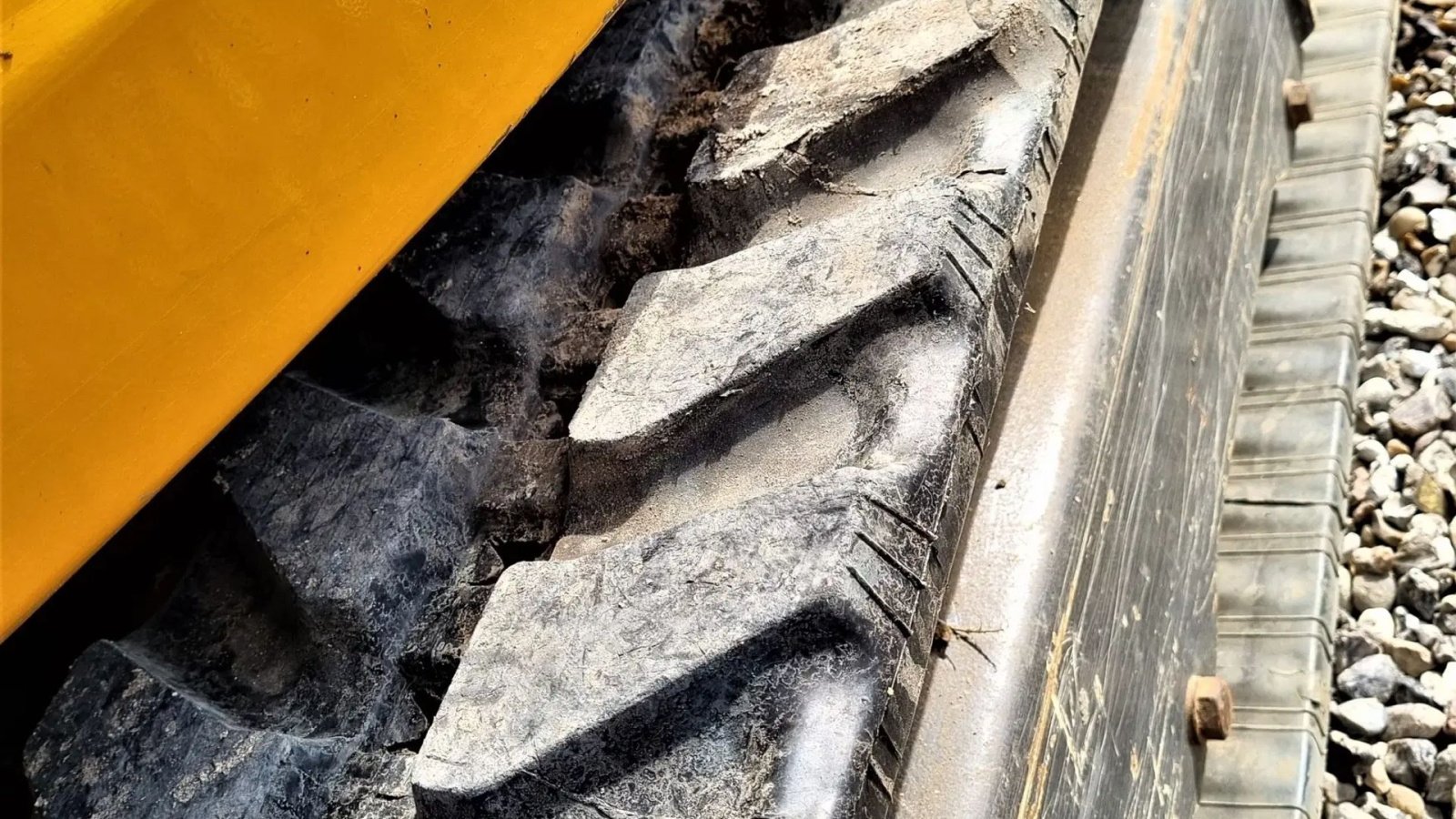 Bagger des Typs Kato 27 V4 / kun 1000 timer / Tiltman og skovlsæt / årg. 2019, Gebrauchtmaschine in Arden (Bild 11)