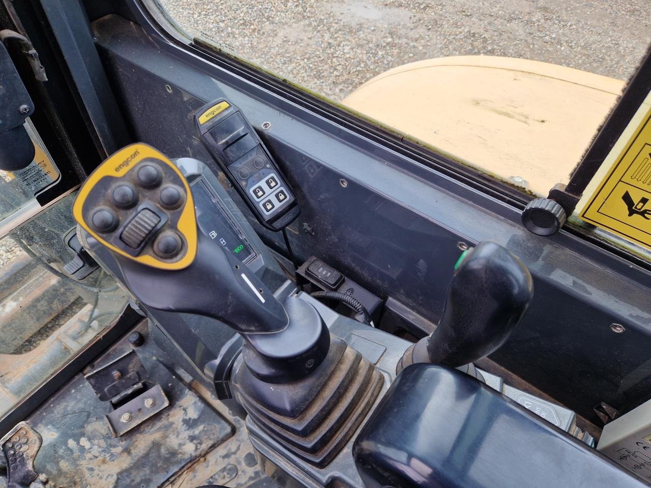 Bagger van het type Kato 60V4 6T, Gebrauchtmaschine in Jelling (Foto 11)