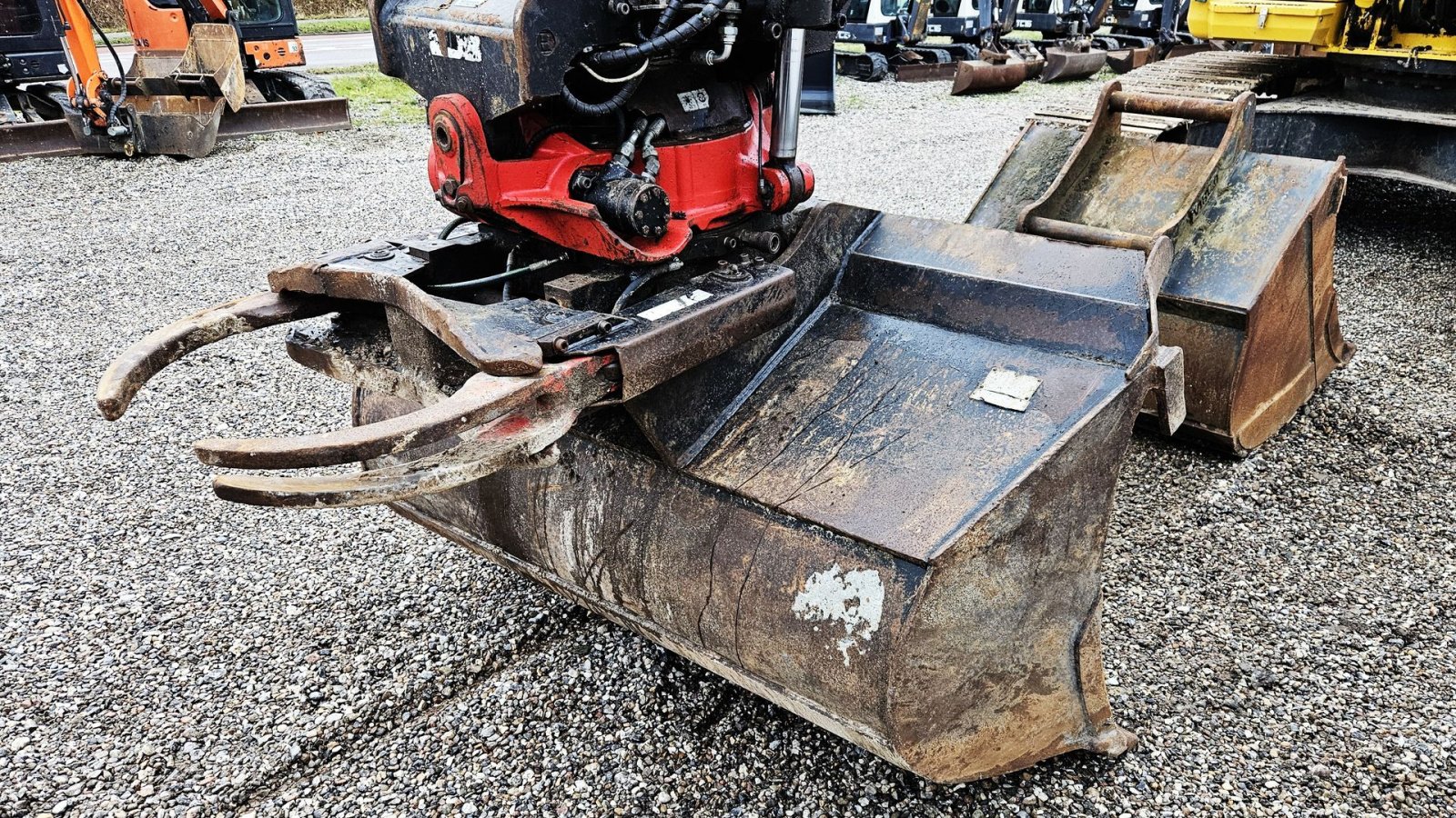 Bagger of the type Komatsu HB215LC-2 / Rotortilt med klo / Leica 3D / Skovlsæt / Hybrid, Gebrauchtmaschine in Arden (Picture 9)