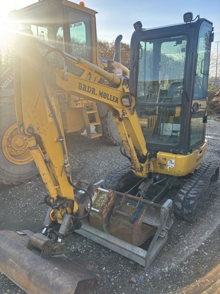 Bagger of the type Komatsu PC16R-3HS PROP, Gebrauchtmaschine in Skive (Picture 1)