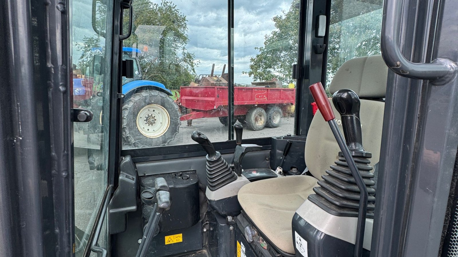Bagger des Typs Komatsu PC22MR3 MED TILT OG 3 SKOVLE, Gebrauchtmaschine in Nørager (Bild 17)