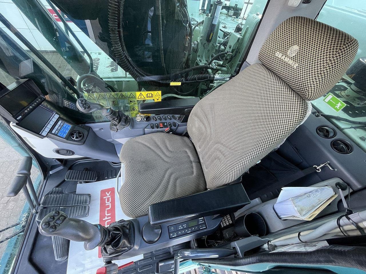 Bagger of the type Komatsu PC240LCD-11, Gebrauchtmaschine in Skive (Picture 3)