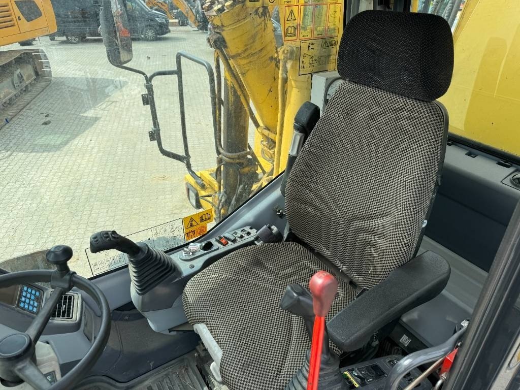 Bagger a típus Komatsu PW 200-7, Gebrauchtmaschine ekkor: Vojens (Kép 9)