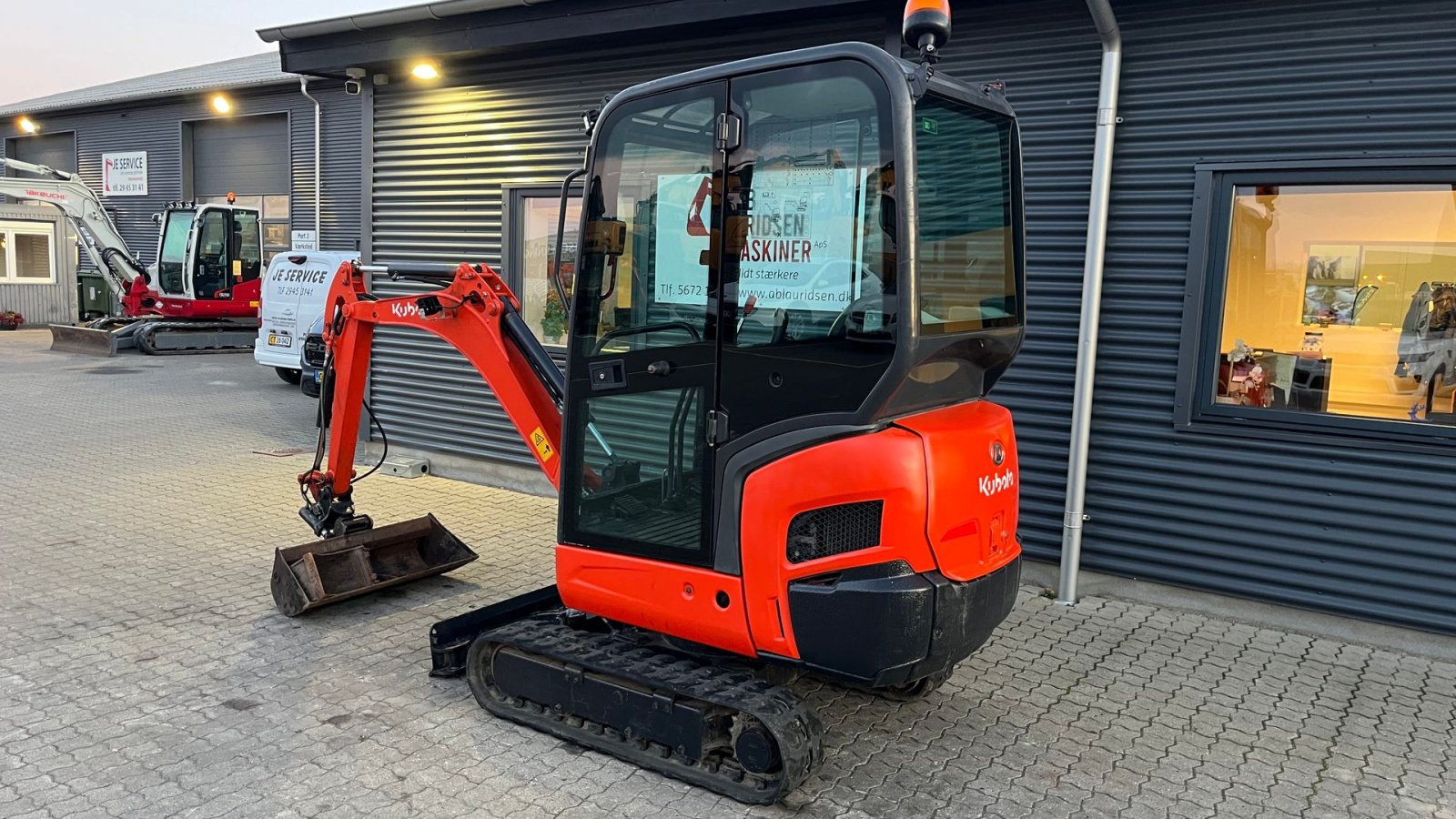 Bagger of the type Kubota KX016-4 Tiltman med hydraulisk skovlskifte, Gebrauchtmaschine in Rønnede (Picture 2)
