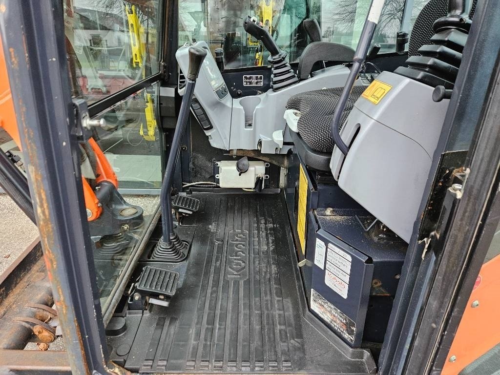 Bagger типа Kubota U 27-4, Gebrauchtmaschine в Fårevejle (Фотография 8)