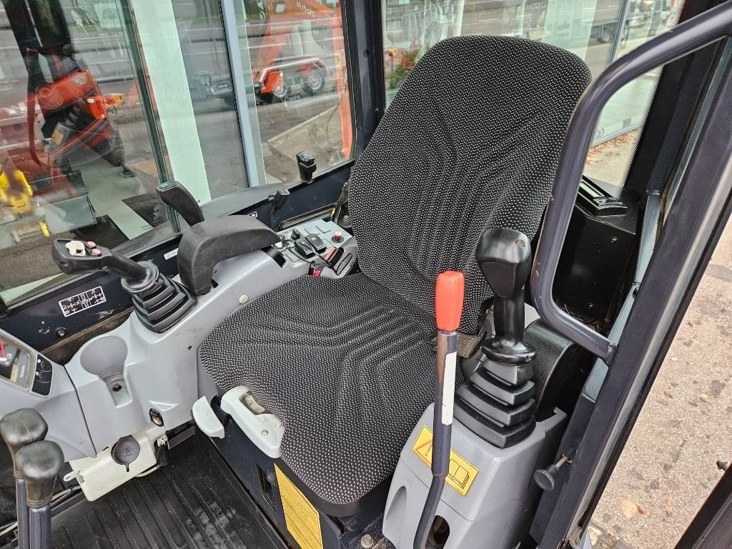 Bagger типа Kubota U 27-4, Gebrauchtmaschine в Fårevejle (Фотография 7)